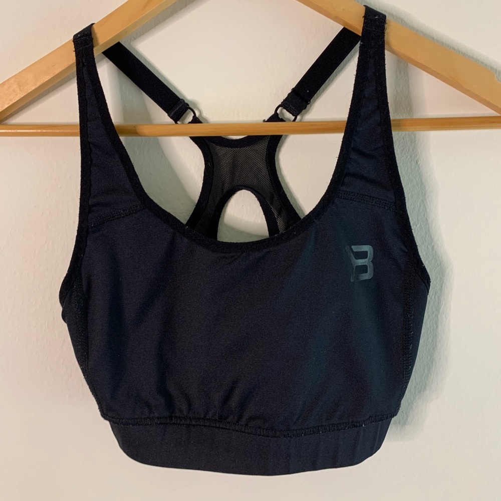 black sports bra better bodies